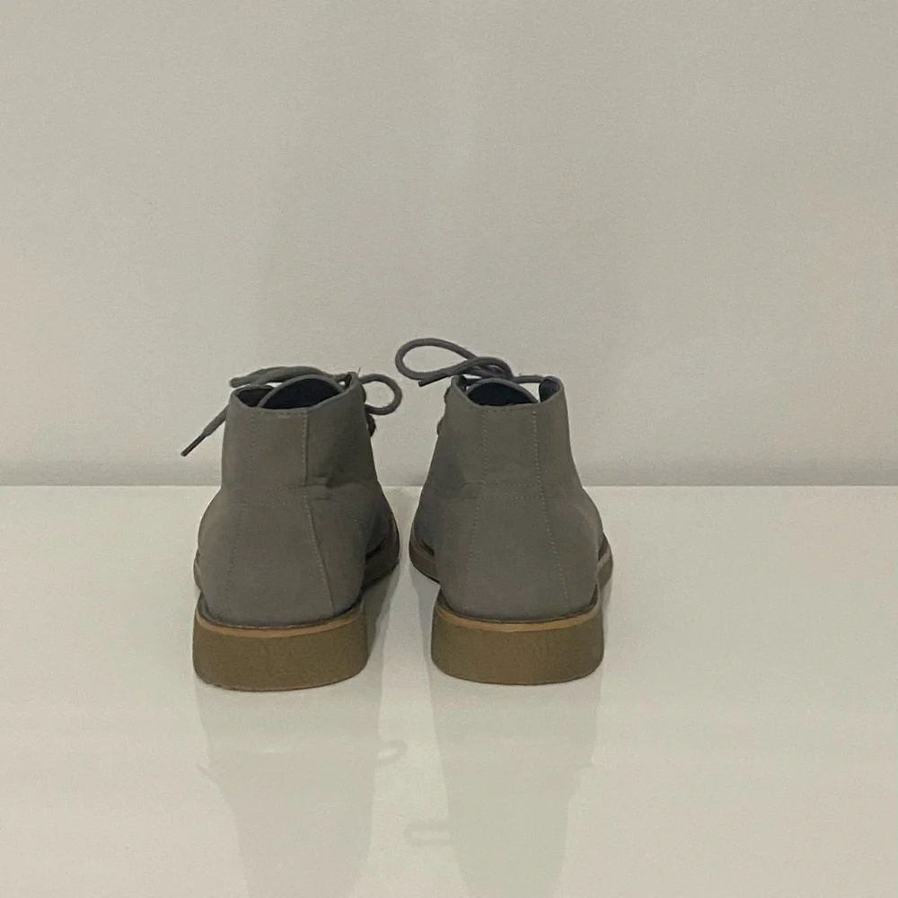 Perry Ellis Gray Chukka Boots with Suede Finish